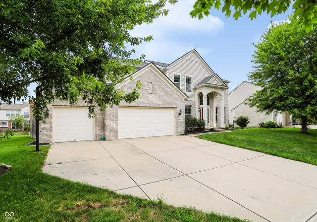 2nd image of 11636 Millbury Dr, Fishers, IN 46037 | MLS# 22116077