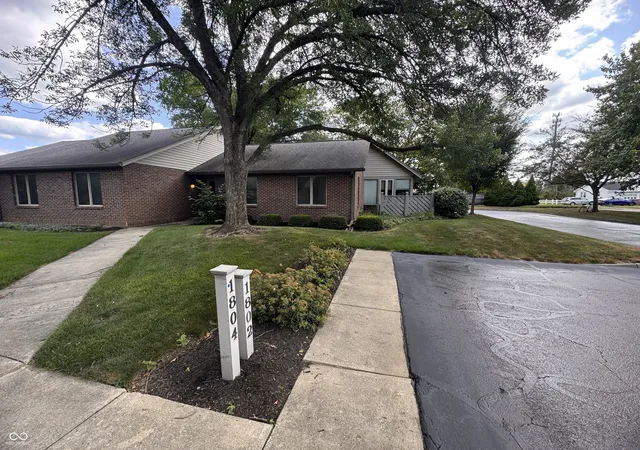 2nd image of 1802 27th St, Columbus, IN 47201 | MLS# 22116098