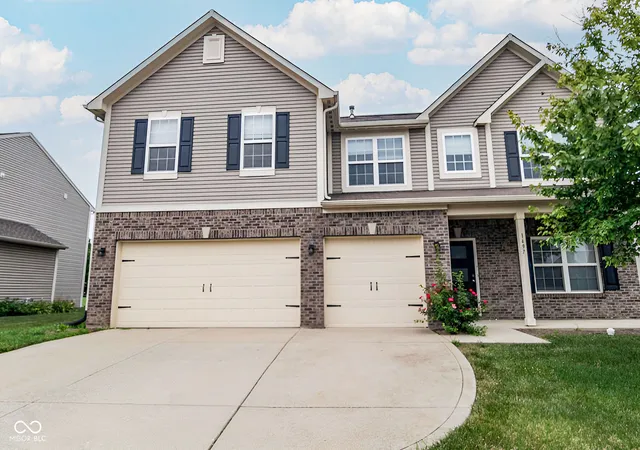 Photo 3 of Sale Pending at 1497 Windborne Ln, Greenwood, IN 46143 | MLS# 22116104 | Listing updated on 2026-09-21