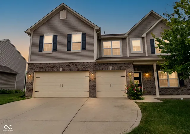 Photo 3 of Sale Pending at 1497 Windborne Ln, Greenwood, IN 46143 | MLS# 22116104 | Listing updated on 2026-09-21