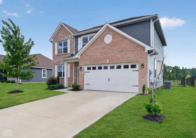 Photo 2 of Single family home for sale at 6885 Cardiff Dr, Mc Cordsville, IN 46055 | MLS# 22116109 | Listing updated on 2026-10-03