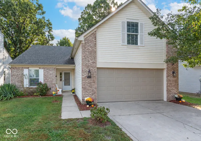 Photo 2 of Single family home for sale at 5805 Decatur Ridge Dr, Indianapolis, IN 46221 | MLS# 22116110 | Listing updated on 2026-09-25