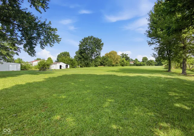 2nd image of 6620 Milhouse Rd, Indianapolis, IN 46221 | MLS# 22116126