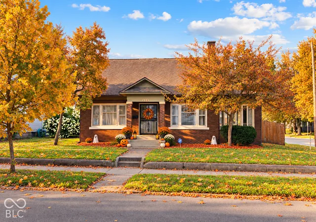 Photo 1 of Single family home for sale at 905 Maple, Terre Haute, IN 47804 | MLS# 22116130 | Listing updated on 2026-10-01