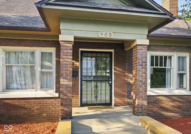 Photo 3 of Single family home for sale at 905 Maple, Terre Haute, IN 47804 | MLS# 22116130 | Listing updated on 2026-07-24