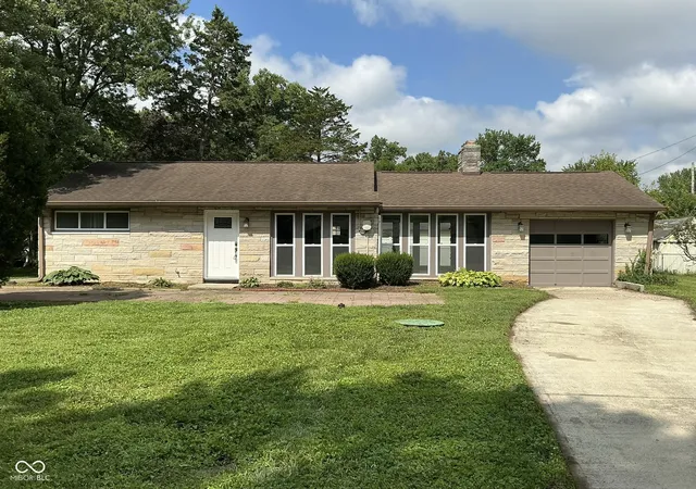 Photo 1 of Single family home for sale at 1816 Randall Ct, Indianapolis, IN 46240 | MLS# 22116138 | Listing updated on 2026-09-02
