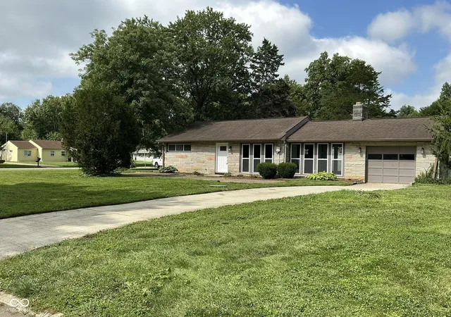 Photo 2 of Single family home for sale at 1816 Randall Ct, Indianapolis, IN 46240 | MLS# 22116138 | Listing updated on 2026-09-02