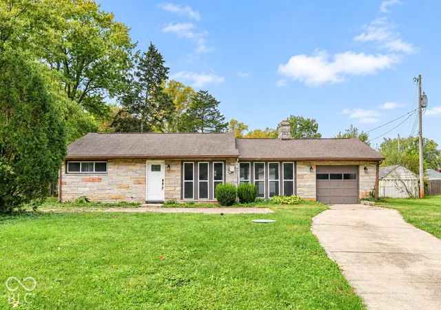 Photo 1 of Single family home for sale at 1816 Randall Ct, Indianapolis, IN 46240 | MLS# 22116138 | Listing updated on 2026-10-31