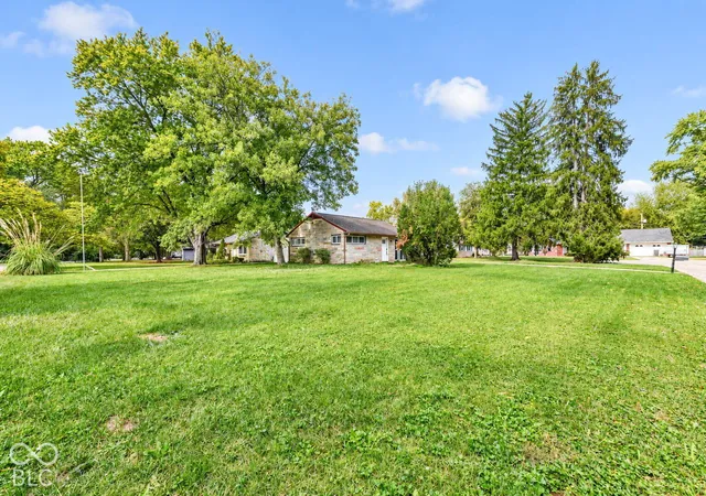 Photo 3 of Single family home for sale at 1816 Randall Ct, Indianapolis, IN 46240 | MLS# 22116138 | Listing updated on 2026-10-31