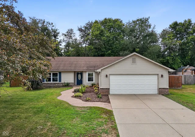 2nd image of 8542 N Burbrink Dr, Columbus, IN 47201 | MLS# 22116140