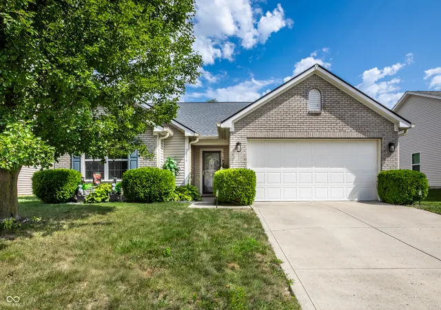 Photo 1 of Sale Pending at 5856 Edelle Dr, Indianapolis, IN 46237 | MLS# 22116143 | Listing updated on 2026-09-06