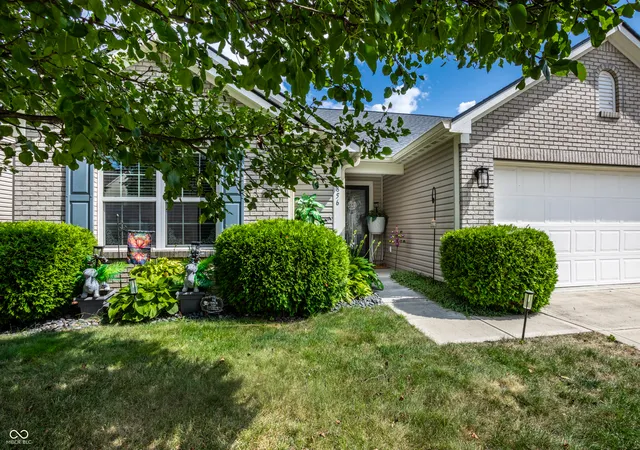Photo 2 of Sale Pending at 5856 Edelle Dr, Indianapolis, IN 46237 | MLS# 22116143 | Listing updated on 2026-09-06