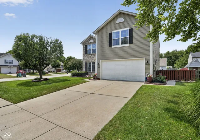 Photo 2 of Single family home for sale at 2512 Drewmatt Ln, Indianapolis, IN 46234 | MLS# 22116150 | Listing updated on 2026-10-01