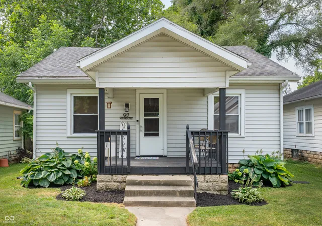 1st image of 917 W Marsh St, Muncie, IN 47303 | MLS# 22116156