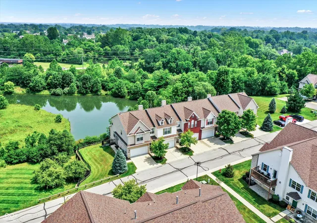 2nd image of 11455 Clay Hill Ln #UNIT 104, Fishers, IN 46037 | MLS# 22116157