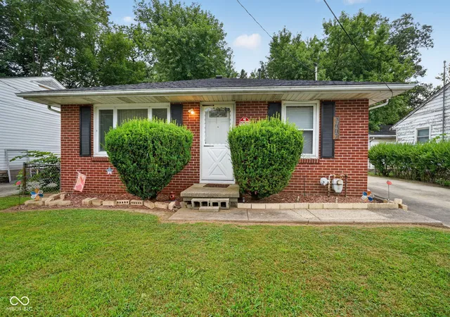 Photo 2 of Sale Pending at 2607 E 8th Street, Anderson, IN 46012 | MLS# 22116161 | Listing updated on 2026-09-21