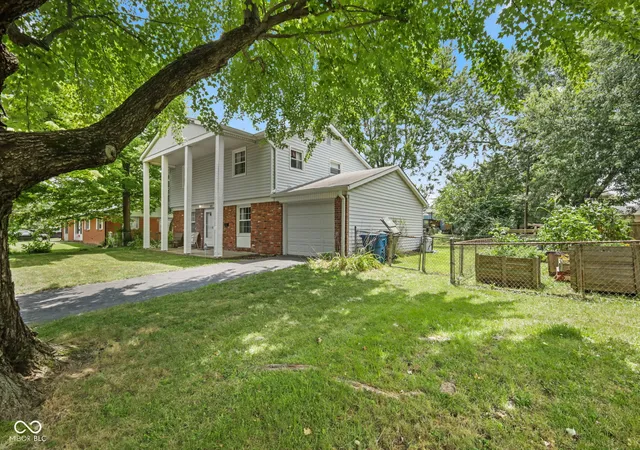 2nd image of 10211 Heather Hills Rd, Indianapolis, IN 46229 | MLS# 22116167