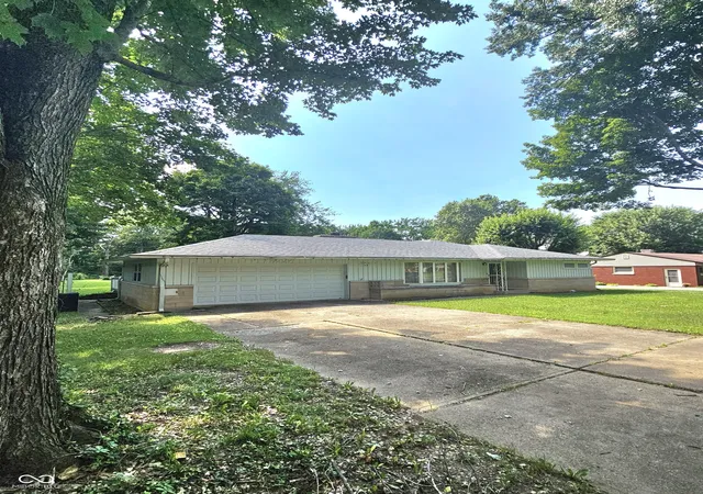 Photo 3 of Single family home for sale at 7440 Griffith Rd, Indianapolis, IN 46227 | MLS# 22116173 | Listing updated on 2026-08-26