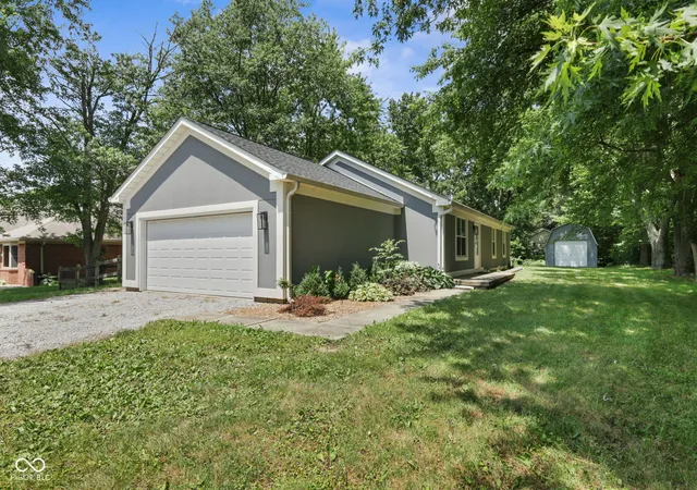 1st image of 104 W County Road 500 S, Clayton, IN 46118 | MLS# 22116177