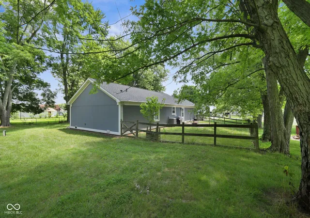 3rd image of 104 W County Road 500 S, Clayton, IN 46118 | MLS# 22116177