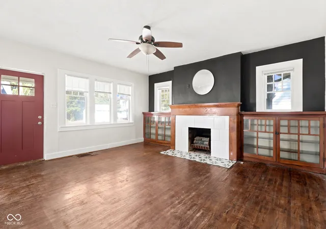 Photo 3 of Sale Pending at 3555-3557 Evergreen Ave, Indianapolis, IN 46205 | MLS# 22116185 | Listing updated on 2026-08-28