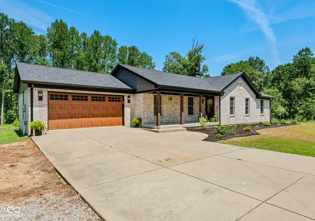 Photo 3 of Single family home for sale at 8486 E Georgetown, Columbus, IN 47201 | MLS# 22116186 | Listing updated on 2026-09-04