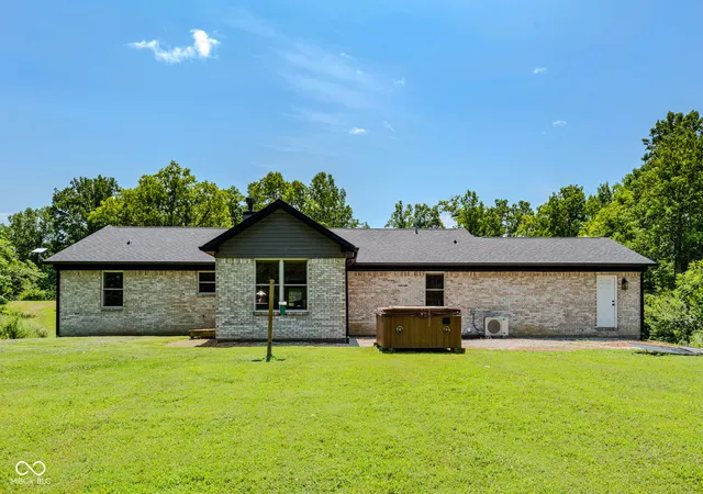 Photo 4 of Single family home for sale at 8486 E Georgetown, Columbus, IN 47201 | MLS# 22116186 | Listing updated on 2026-09-04