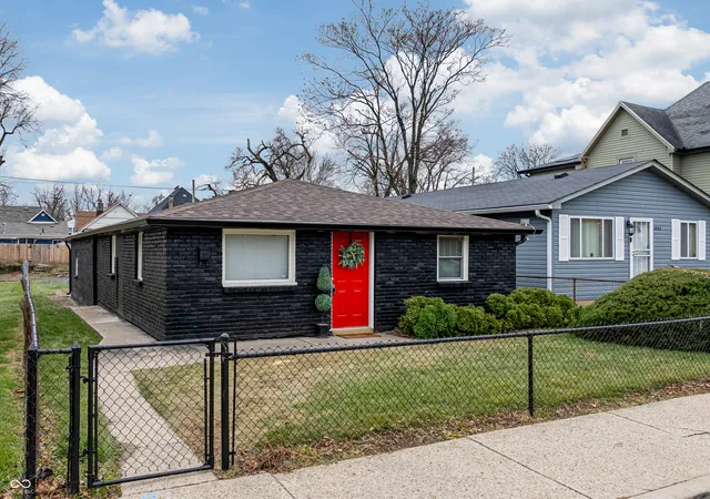 Photo 3 of Single family home for sale at 1037 W 30th Street, Indianapolis, IN 46208 | MLS# 22116191 | Listing updated on 2026-08-28