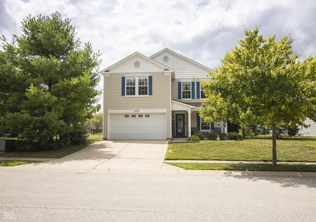 2nd image of 1012 Maple Run Dr, Sheridan, IN 46069 | MLS# 22116192