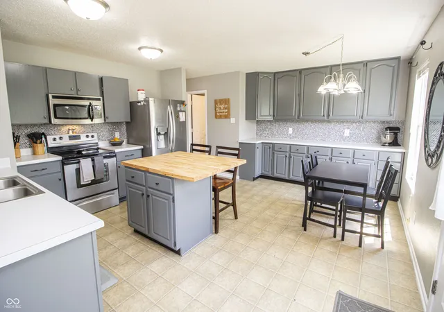4th image of 1012 Maple Run Dr, Sheridan, IN 46069 | MLS# 22116192