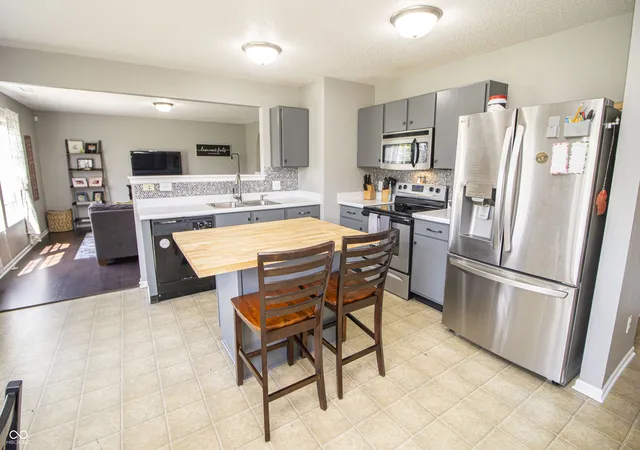5th image of 1012 Maple Run Dr, Sheridan, IN 46069 | MLS# 22116192