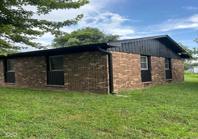 Photo 3 of Single family home for sale at 6335 E State Rd 144, Mooresville, IN 46158 | MLS# 22116211 | Listing updated on 2026-09-19