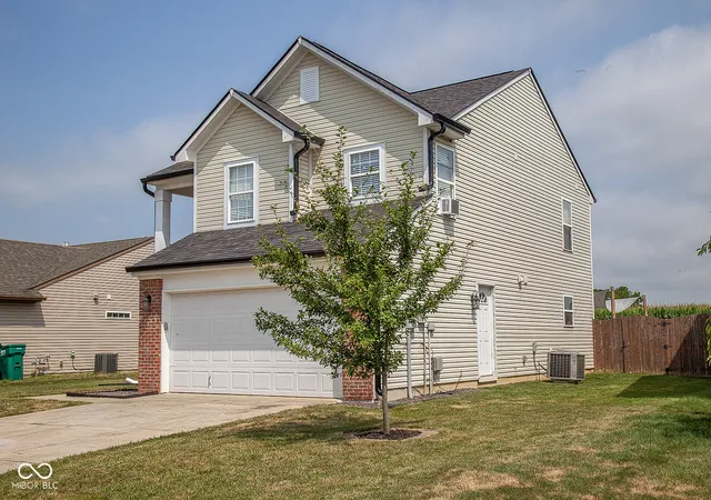 2nd image of 1214 Harvest Ridge Cir, Franklin, IN 46131 | MLS# 22116212