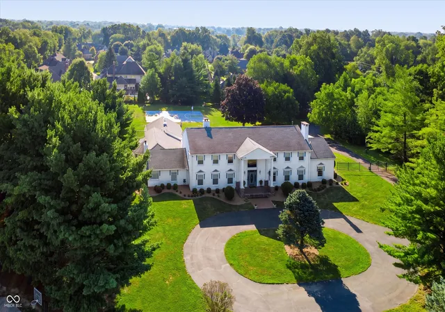 Photo 3 of Mansion for sale at 27 Forrests Edge Ct, Indianapolis, IN 46227 | MLS# 22116219 | Listing updated on 2026-09-17