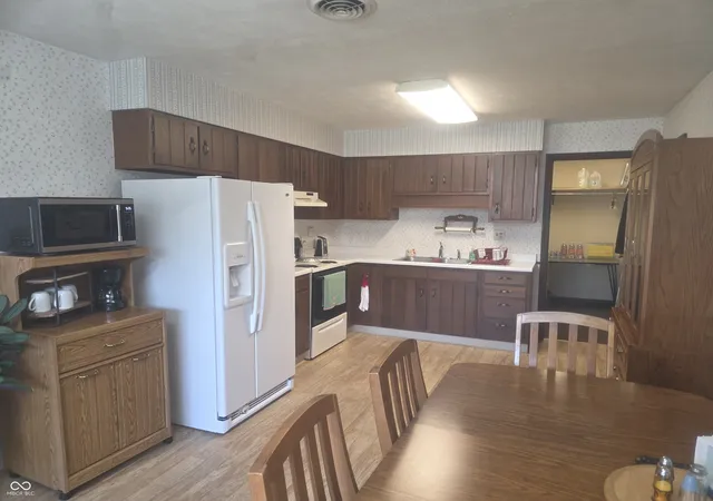 4th image of 708 W Walnut St, Greensburg, IN 47240 | MLS# 22116220