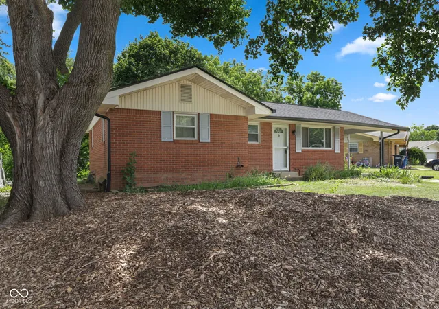 2nd image of 9 Kiefer Ct, Beech Grove, IN 46107 | MLS# 22116226