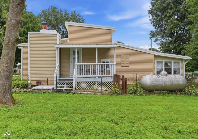 2nd image of 67 Miami Dr, Noblesville, IN 46062 | MLS# 22116237