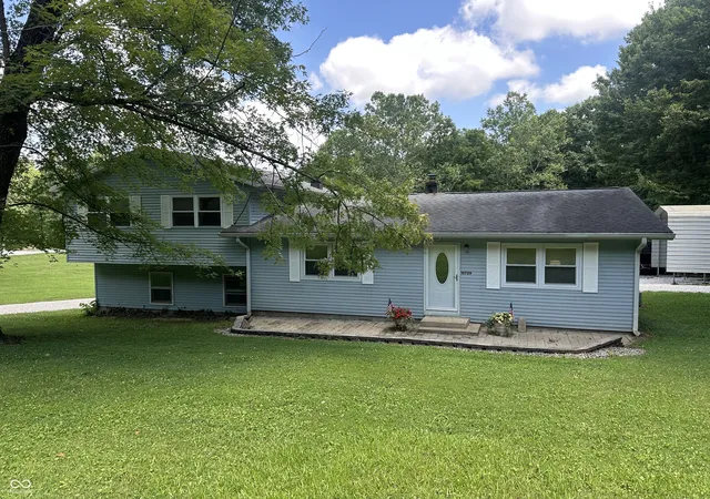 Photo 1 of Sale Pending at 10729 S County Rd 10 E, Cloverdale, IN 46120 | MLS# 22116276 | Listing updated on 2026-08-15