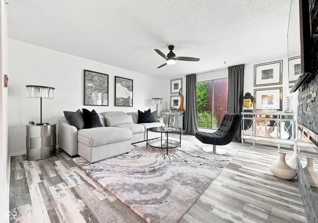 Photo 2 of Condo for sale at 3042 Lake Shore Dr #D, Indianapolis, IN 46205 | MLS# 22116303 | Listing updated on 2026-09-07