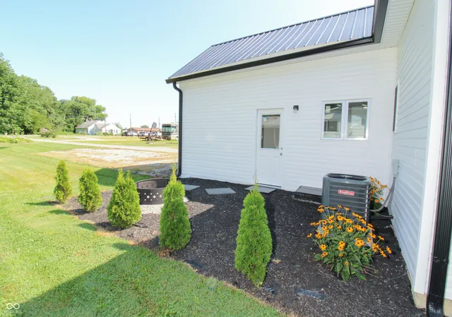 Photo 3 of Sale Pending at 30 W College St, North Vernon, IN 47265 | MLS# 22116316 | Listing updated on 2026-08-17