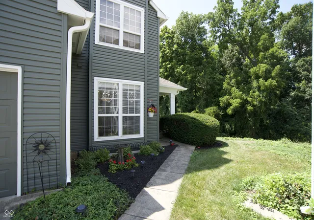 Photo 3 of Condo for sale at 9508 Behner Ln, Indianapolis, IN 46250 | MLS# 22116328 | Listing updated on 2026-09-30