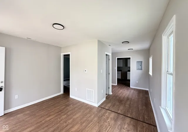 5th image of 610 S Arlington Ave, Indianapolis, IN 46219 | MLS# 22116329