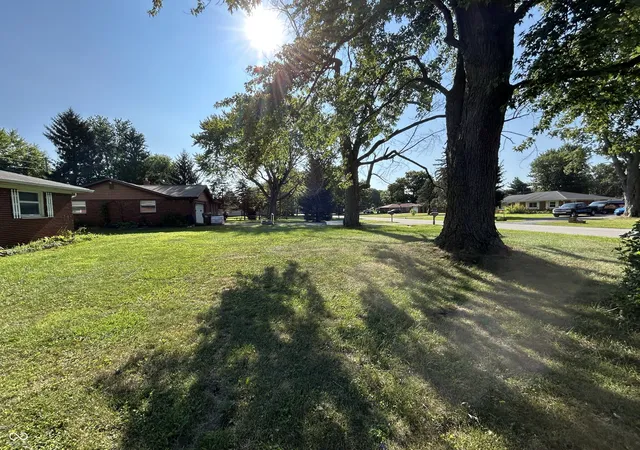 Photo 2 of Single family home for sale at 6350 W Apache Dr, Indianapolis, IN 46254 | MLS# 22116331 | Listing updated on 2026-09-21