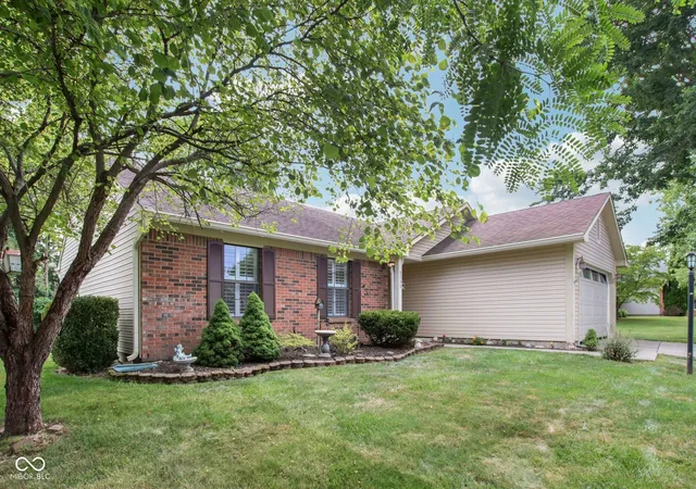 Single family home for sale at 5733 Pine Knoll Blvd, Noblesville, IN 46062 | MLS# 22116350