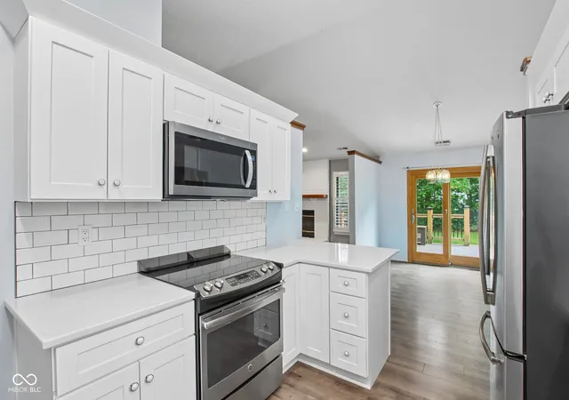 Photo 2 of Single family home for sale at 5733 Pine Knoll Blvd, Noblesville, IN 46062 | MLS# 22116350 | Listing updated on 2026-10-01
