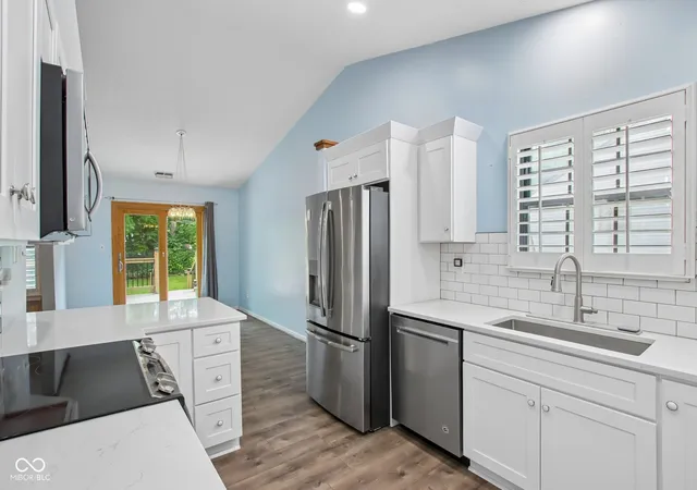 Photo 4 of Single family home for sale at 5733 Pine Knoll Blvd, Noblesville, IN 46062 | MLS# 22116350 | Listing updated on 2026-10-01