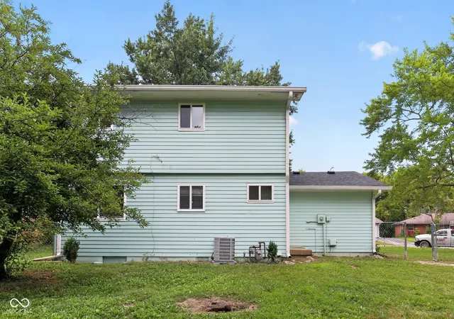 Photo 1 of Single family home for sale at 10211 Meadowlark Dr, Indianapolis, IN 46235 | MLS# 22116358 | Listing updated on 2026-10-02