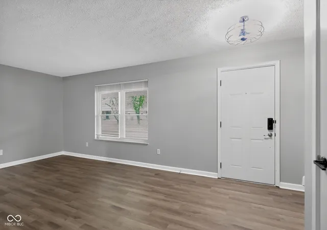 Photo 3 of Single family home for sale at 10211 Meadowlark Dr, Indianapolis, IN 46235 | MLS# 22116358 | Listing updated on 2026-10-02