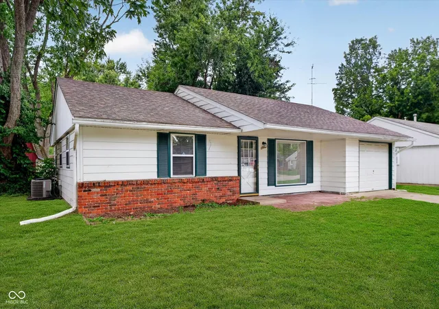 2nd image of 1112 Walton Dr, Plainfield, IN 46168 | MLS# 22116368