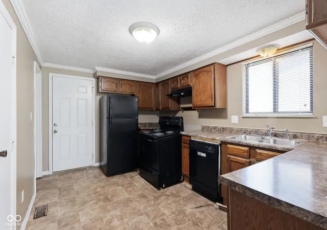 2nd image of 3735 Valley Lake Dr, Indianapolis, IN 46227 | MLS# 22116371
